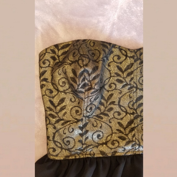 Dynamite Mini Dress in Gold & Black - Size Medium - Picture 3 of 4